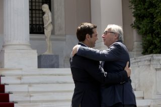 Μια στο καρφί και μια στο πέταλο